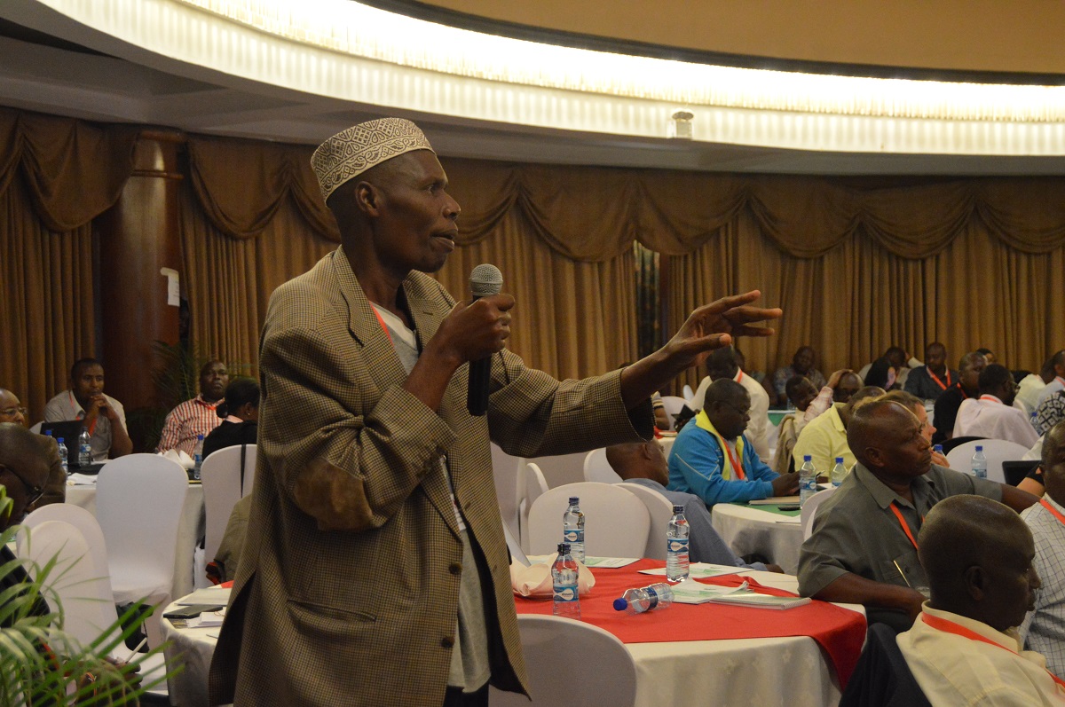 Swalehe Mwabakali a community member from Kwale making his contribution on the Community Development Agreement (CDA). 