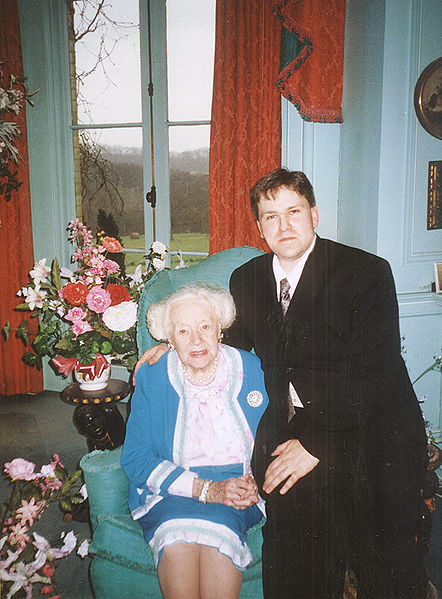 Barbara Cartland: One of the Most Prolific Romance Writer