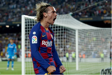 Antoine Griezmann scores as FC Barcelona beat Real Betis