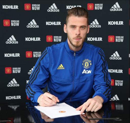 David De Gea signs new contract at Manchester United