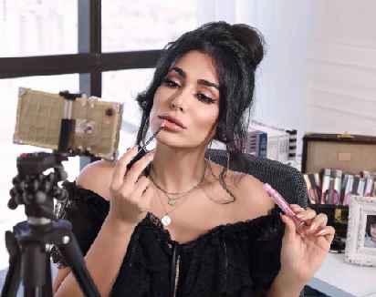 Huda Kattan: A blogger who made it big in beauty business