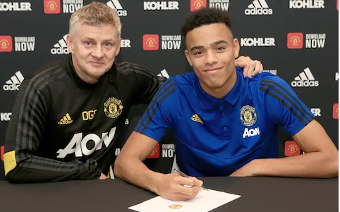 Mason Greenwood signs a new contract at Manchester United