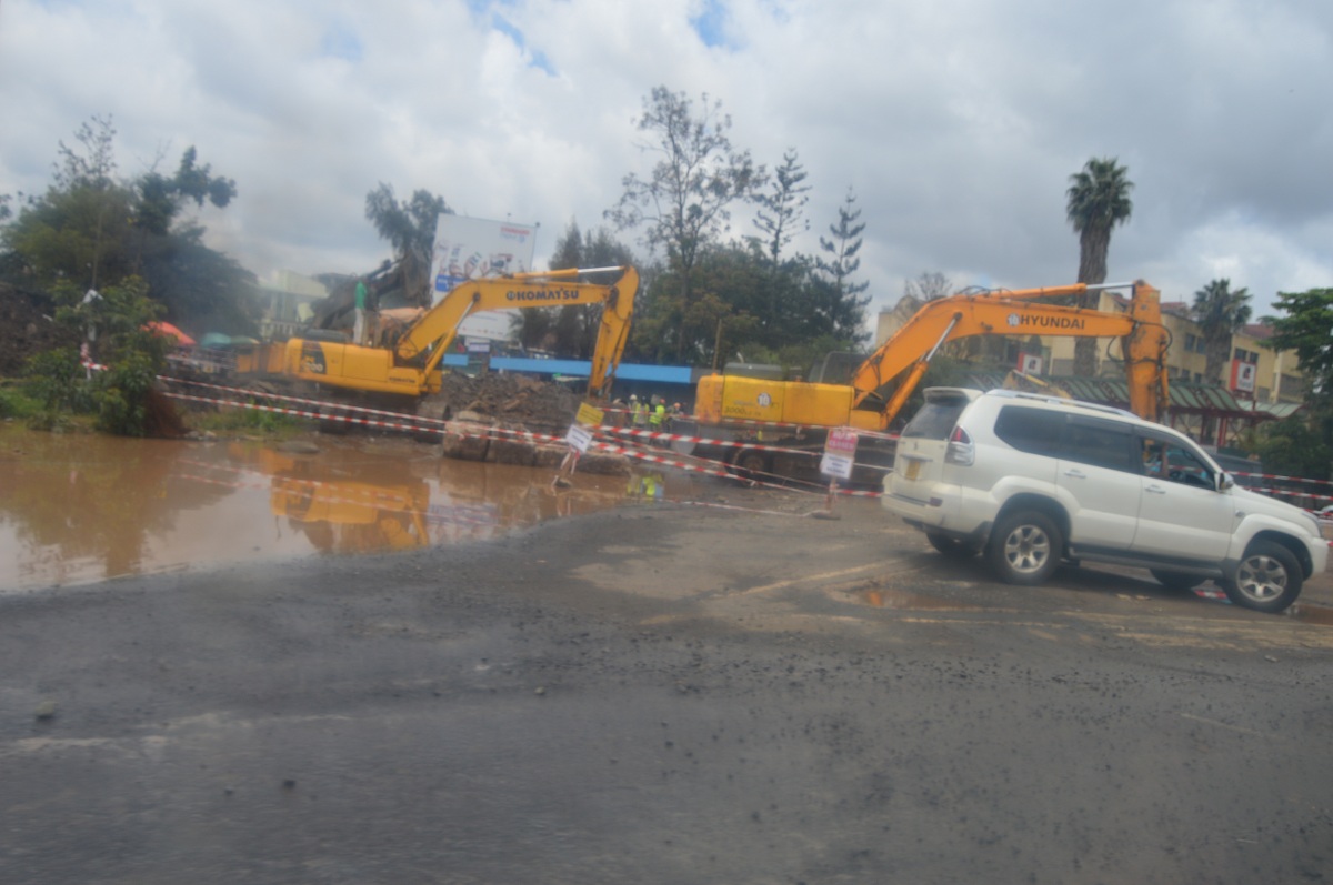 Naivasha road closed!