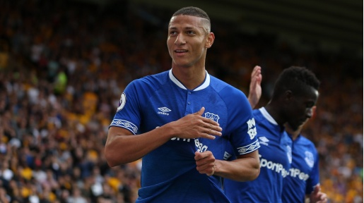 Richarlison signs a new contract at Everton