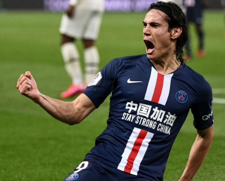 Edison Cavani scores his 200th goal for Paris St Germain