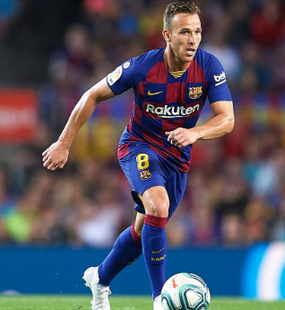 Barca’s Arthur to miss up to three weeks due to an ankle injury