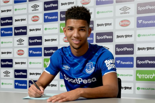 Holgate pledges future to Everton