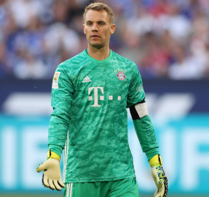 Manuel Neuer signs a contract extension at Bayern Munich