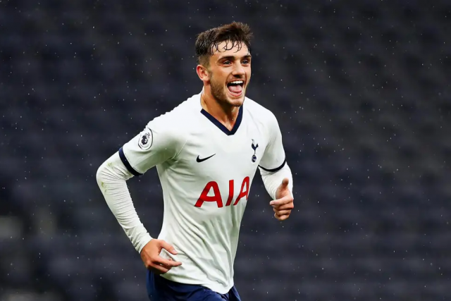 Tottenham Hotspurs striker Parrott has appendix removed