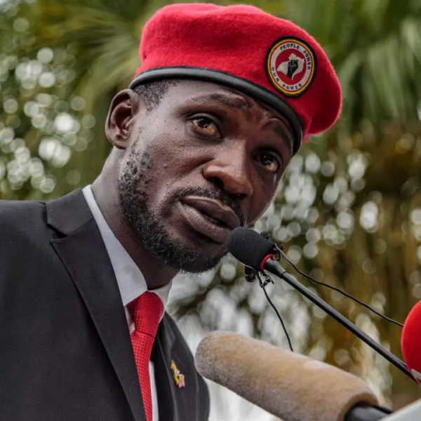 Police surrounded Uganda’s presidential candidate Bobi Wine’s home to give him security