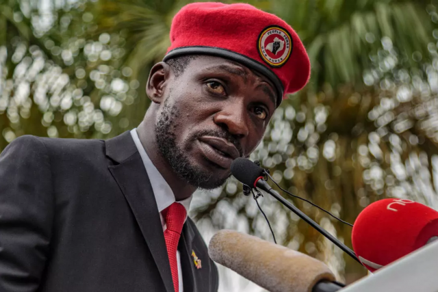 Police surrounded Uganda’s presidential candidate Bobi Wine’s home to give him security