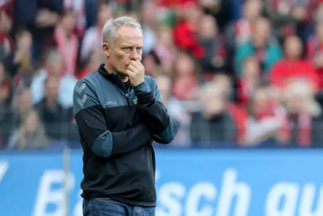 Freiburg Head Coach Streich signs a new contract