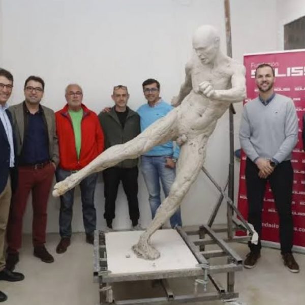 Spain honor Barcelona soccer star Iniesta with a statue for World Cup winning goal in 2010