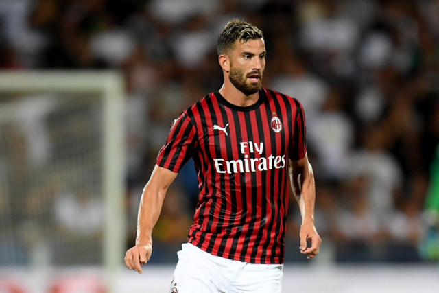 Milan defender Musacchio out for four months after undergoing surgery