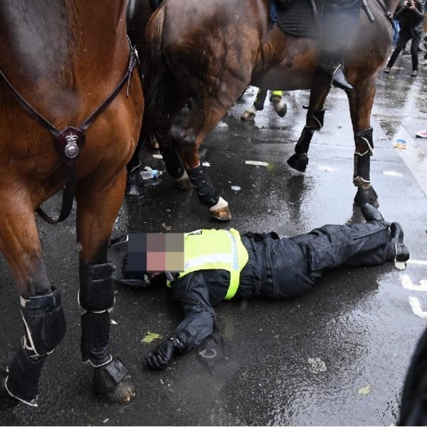 UK Police officer knocked off a horse during “black lives matter” protests