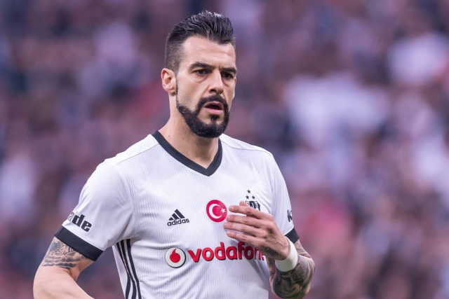 Negredo set for La Liga return with Cadiz