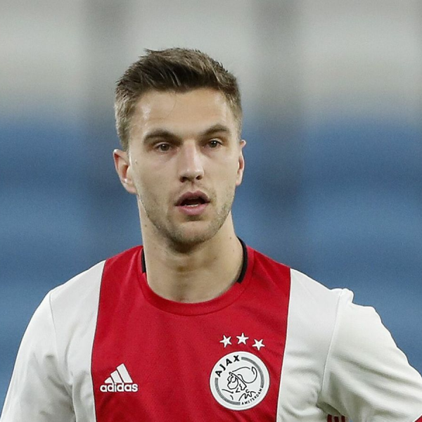 Netherlands defender Veltman leaves Ajax for Brighton