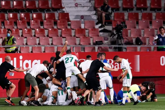 Elche win play-off to return to La Liga