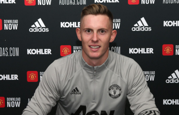 Dean Henderson signs new Manchester United contract
