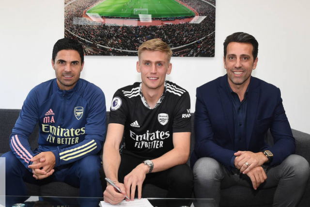 Arsenal sign goalkeeper Alex Runarsson from Dijon