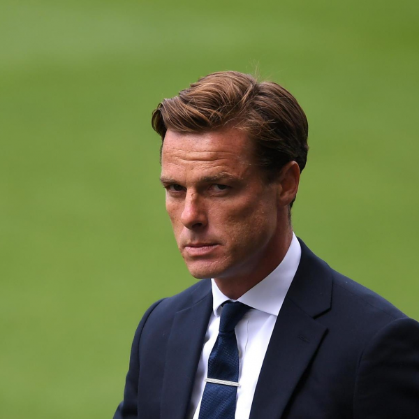 Fulham manager Scott Parker signs a new contract
