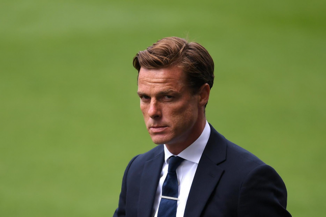 Fulham manager Scott Parker signs a new contract