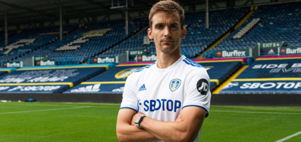 Leeds United sign Diego Llorente from Real Sociedad