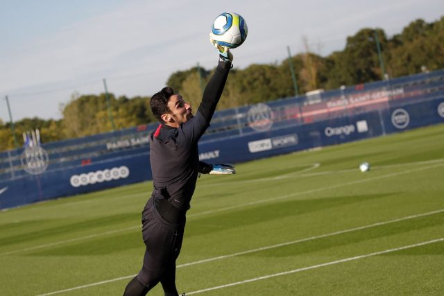 PSG sign Spanish goalie Rico after 1-year loan spell