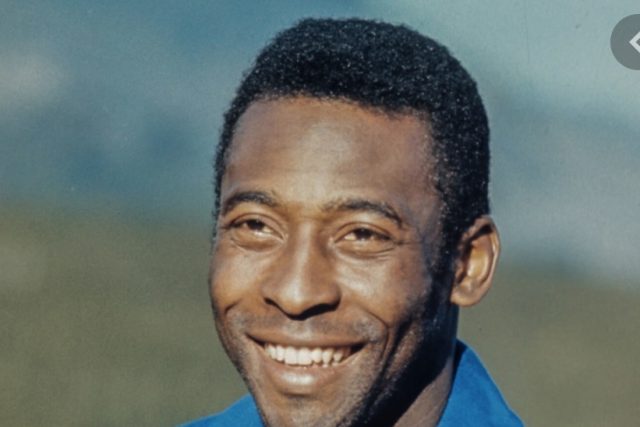 Pele congratulates Messi for equalling goal record