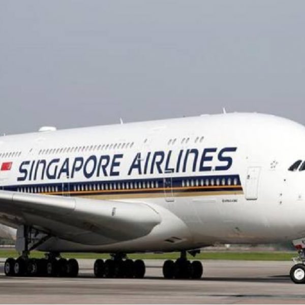 Singapore airline to vaccinate all staff members