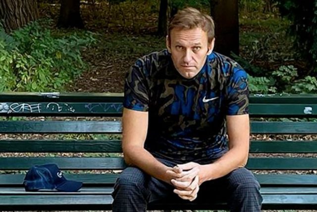 Russian President critic Alexey Navalny sentenced