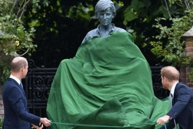 Harry and William unite unveil Princess Diana’s Statue at Kensington Palace