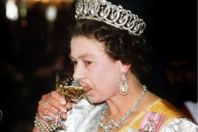 Queen Elizabeth ‘ordered to quit drinking by royal doctors to ‘make sure she’s as fit and healthy as possible’