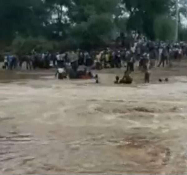 19 passengers drown into a river in Mwingi due to floods
