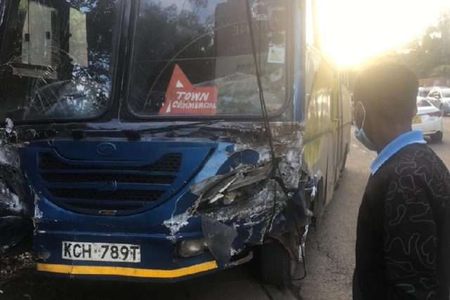 A traffic police officer dies in a Valley Road accident