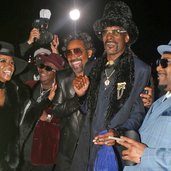 SNOOP DOGG celebrates his 50th Birthday in style