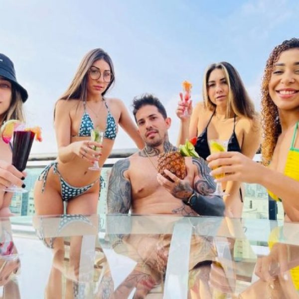 Brazilian Man with nine wives creates s3x roster so none of the women feel left out