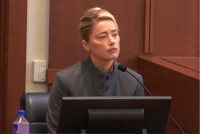 Amber Heard testifies about Depp’s Dog ate some weed and about POOP IN BED