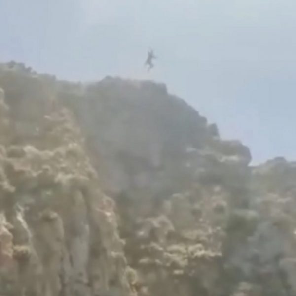 Father jumps off cliff to his death while his wife and son were filming and watching
