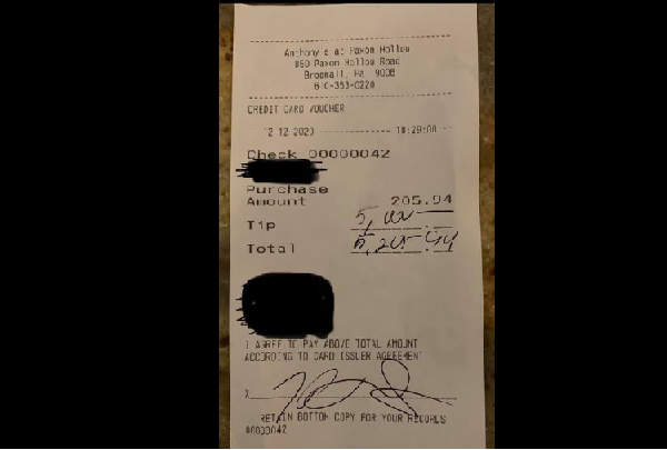 Waitress shocked after a customer leave a $3,000 tip
