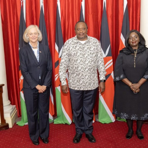 Meg Whitman US ambassador to Kenya hands her credentials to President Uhuru Kenyatta