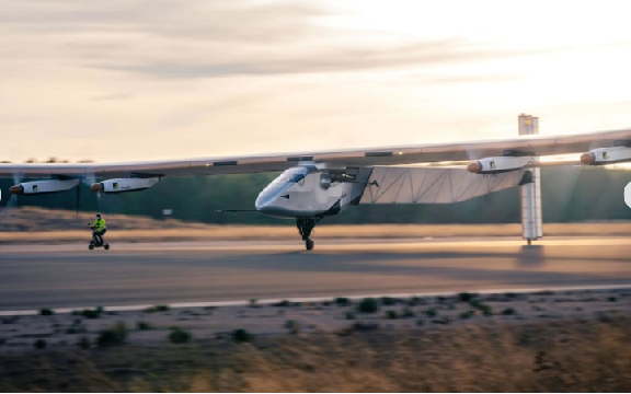 Solar-powered plane that circumnavigated the earth