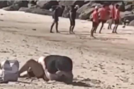 Couple confronted for having s*xual intercourse on a public beach