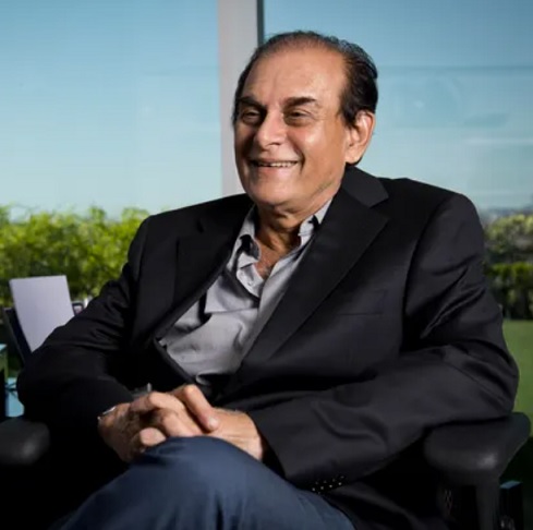 Billionaire Harsh Mariwala & family