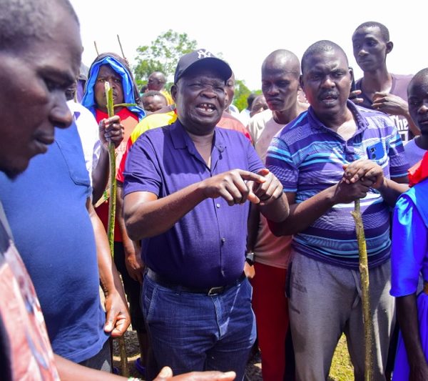 Joshua Oron MP visits the flood victims in Nyando