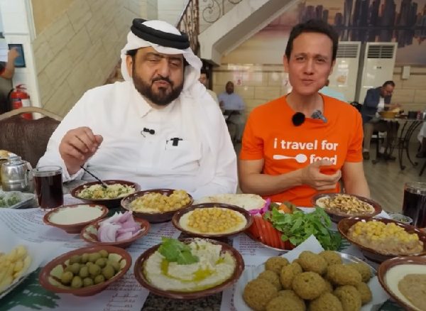 Mark Wiens a travel and food blogger